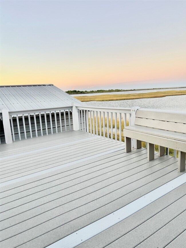 Building Photo - 1256 Canal E