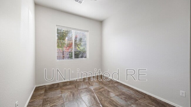 Building Photo - 6737 E Hetley Pl