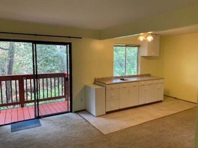 Building Photo - 4 Bedroom 2.5 Bath  with loft ,office, and sauna