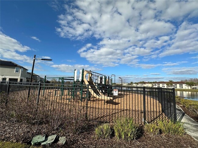 Building Photo - 15025 Willow Arbor Cir