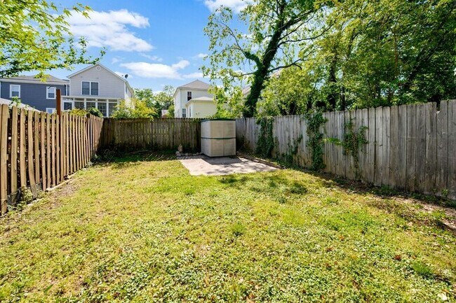 Building Photo - 610 Shepherd St