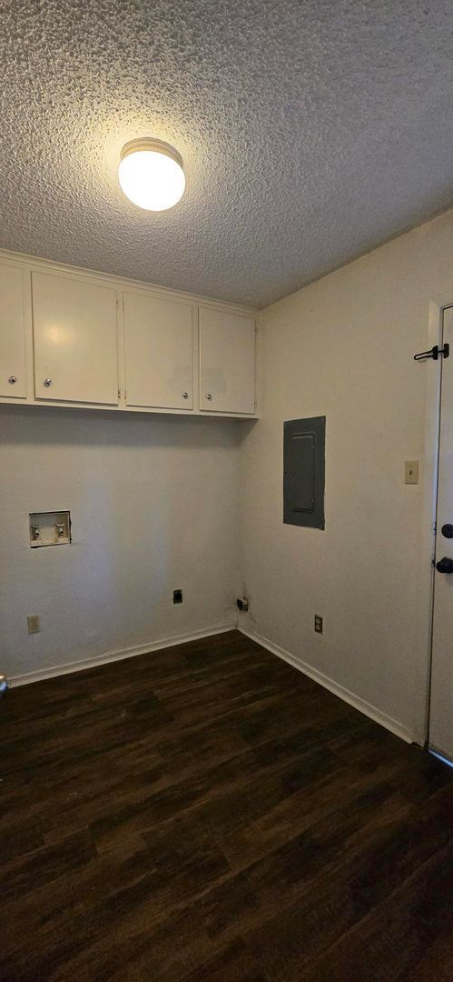 Building Photo - Charming 2-Bedroom Home for Rent – Comfortable & Convenient Living!