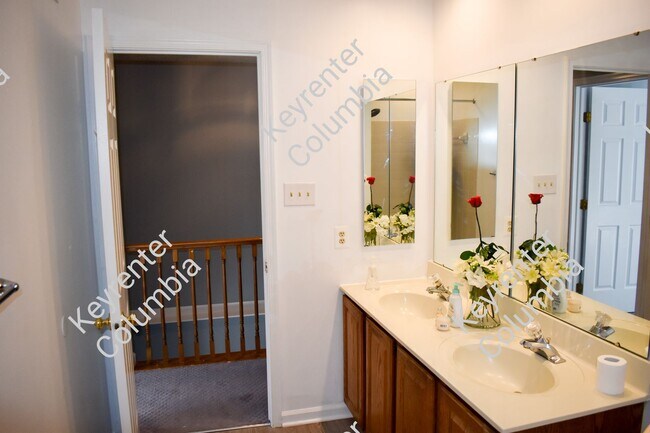 Building Photo - Peaceful Living in Southfield – Beautiful ...