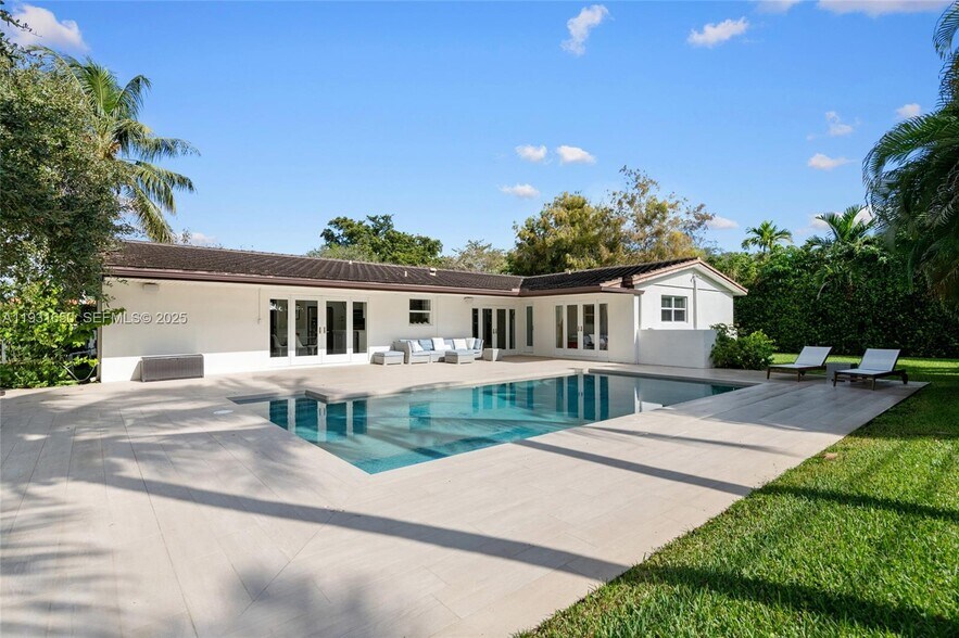 Building Photo - 7360 SW 115th St