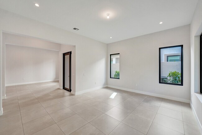Building Photo - 5928 Brookfield Cir