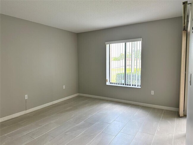 Building Photo - 6191 Timberlake Dr