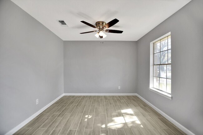 Building Photo - 1505 New Orleans St