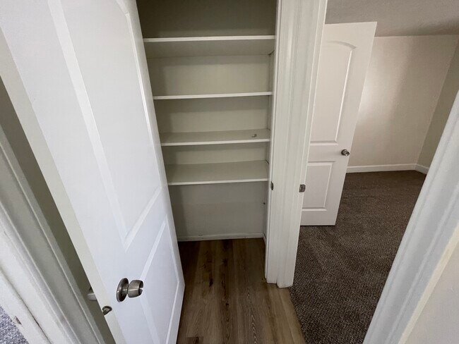 Building Photo - 250 N 360 W