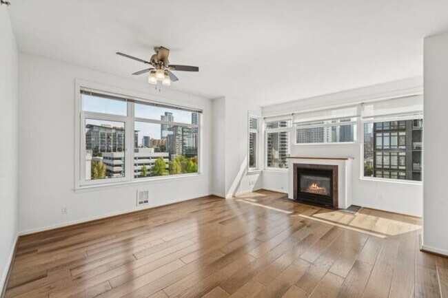 Building Photo - 2 bedroom in Seattle WA 98121