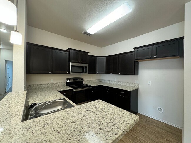 Building Photo - Cooper ISD- Luxury Duplex in Southwest Lub...