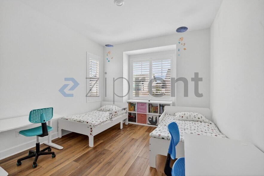 Building Photo - 12622 Stella Ln