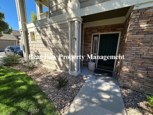 Building Photo - "Spacious 2-Bed, 2-Bath Condo Retreat"
