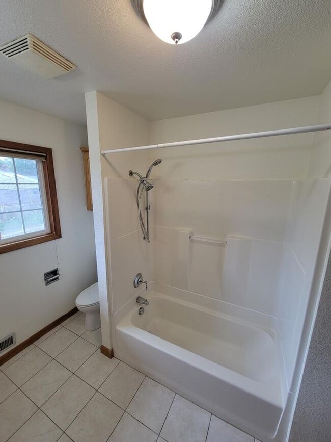 Building Photo - Mid-Century Classic House in Reedwood Neig...