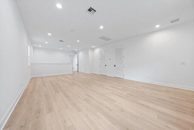 Building Photo - 13128 Alton Rd