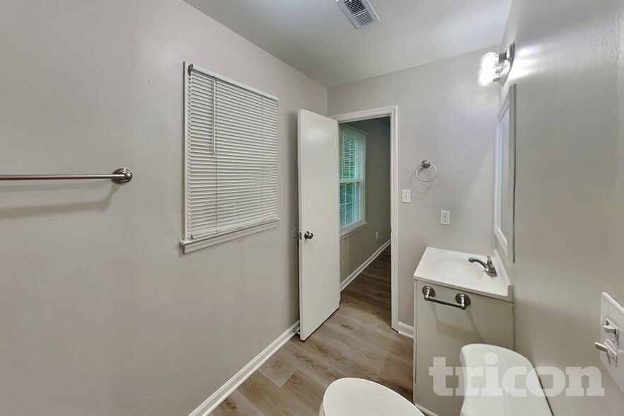 Building Photo - 9223 Shackleford Terrace