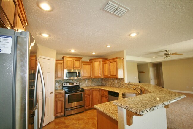 Building Photo - Stunning 3 Bed Brick Home! Zia School District !