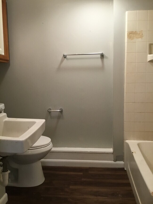 Building Photo - 621 S 19th St