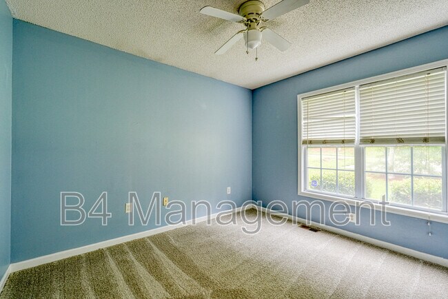 Building Photo - 208 Cotton Creek Dr