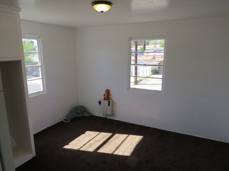 Building Photo - 16726 Forrest Ave