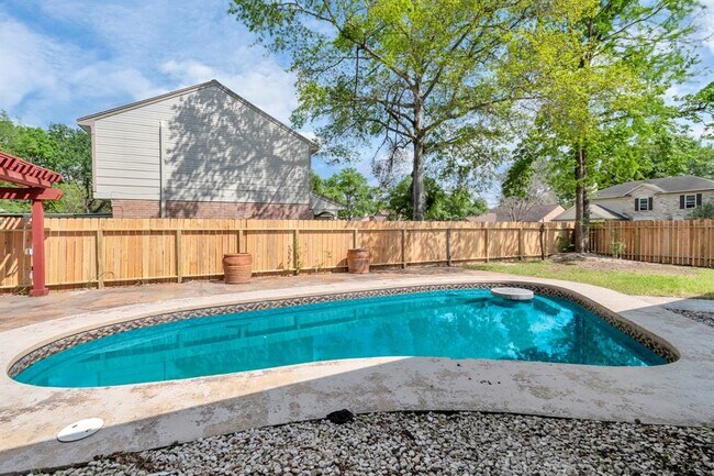 Building Photo - 12418 Mill Ridge Dr