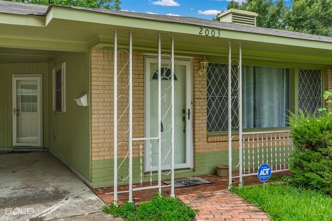 Building Photo - BEAUTIFUL 3 BEDROOM 2 BATH IN BOSSIER