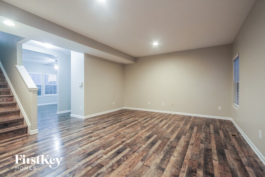 Building Photo - 8305 Wheatfield Dr