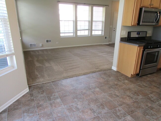 Building Photo - 2502 Evergreen Cir