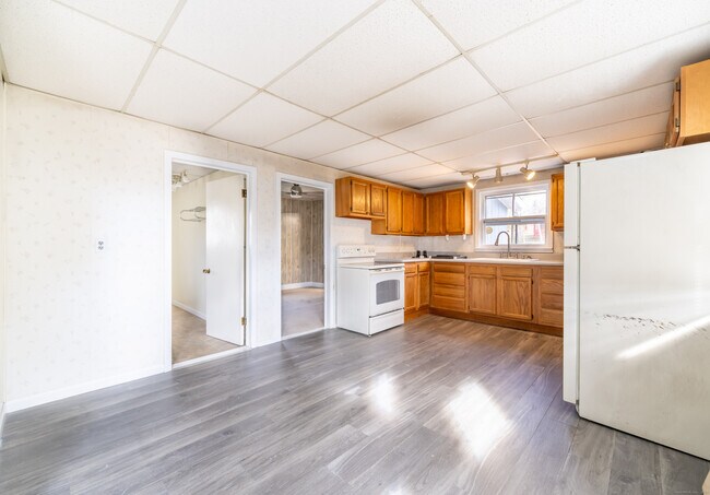 Building Photo - 54 Mowry Ave