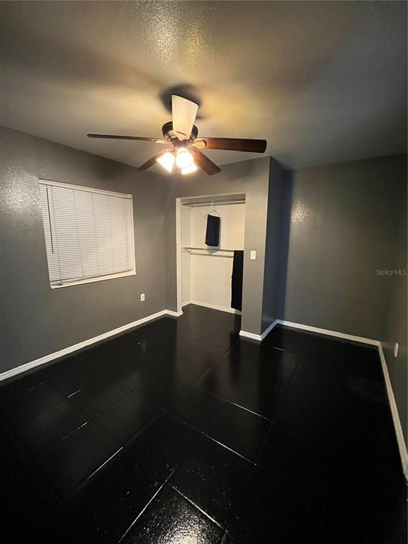 Building Photo - 918 W 11th St