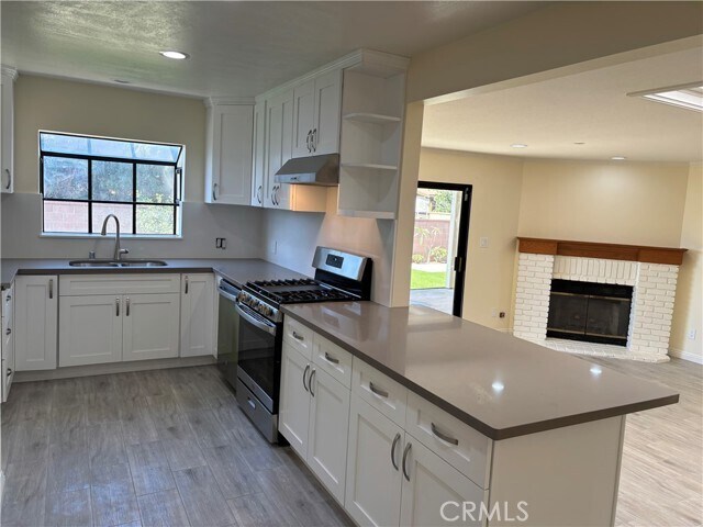 Building Photo - 831 Carob St