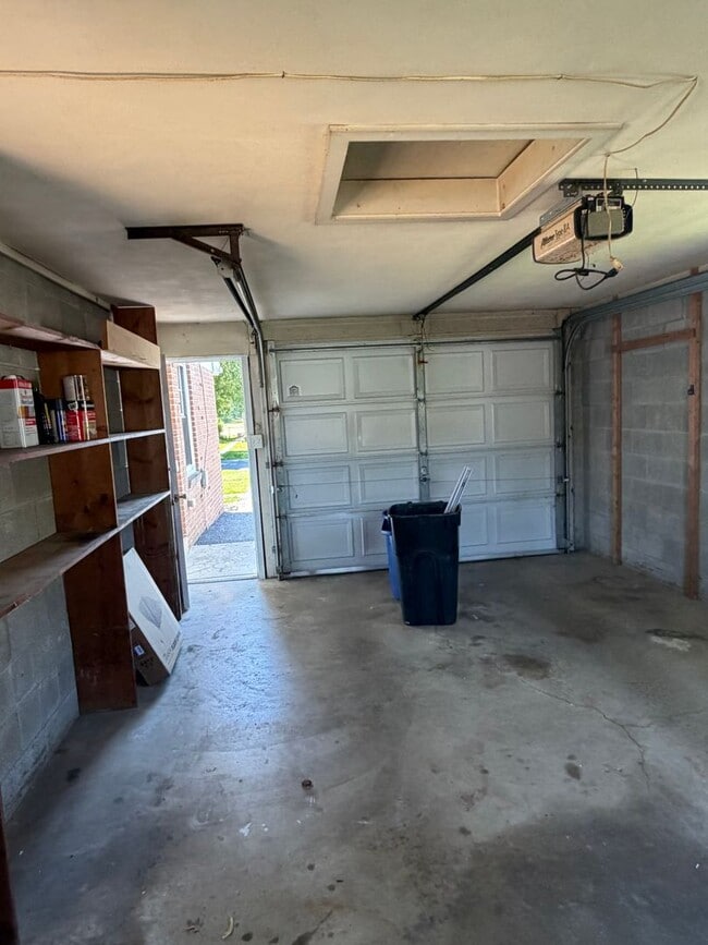 Building Photo - Beautiful Home with a One Car Garage