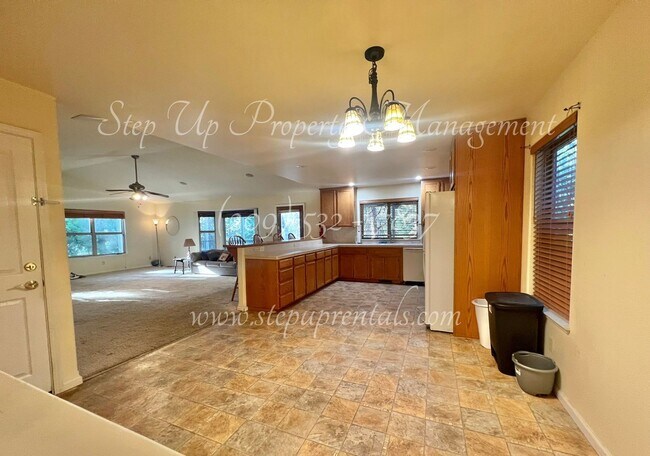Building Photo - Spacious 4 Bed 2 Bath Home in Lovely Twain Harte Community!