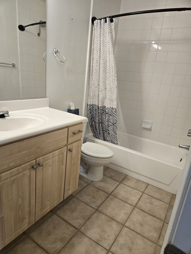 Guest Bath/ Bedroom 2 - 7575 E Indian Bend Rd