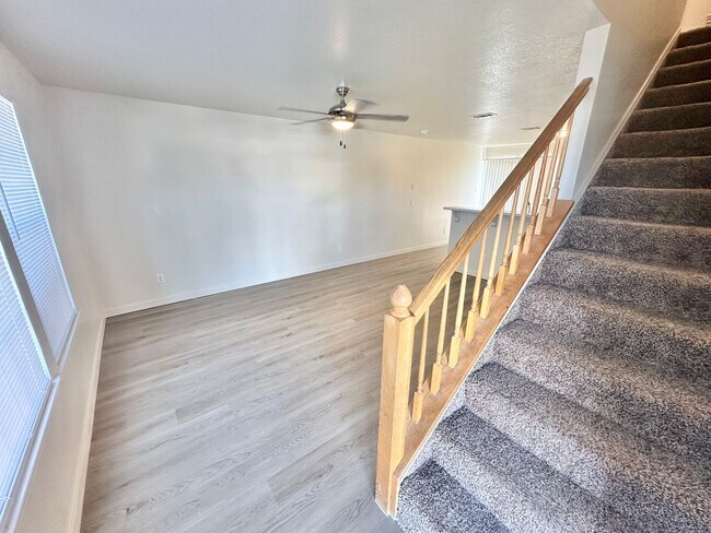 Building Photo - NEW IN MANAGEMENT - RENOVATED UNIT