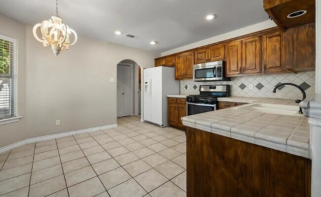 Building Photo - 2511 Jacqueline Dr
