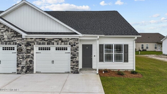Primary Photo - 4504 Laurel Rdg Dr