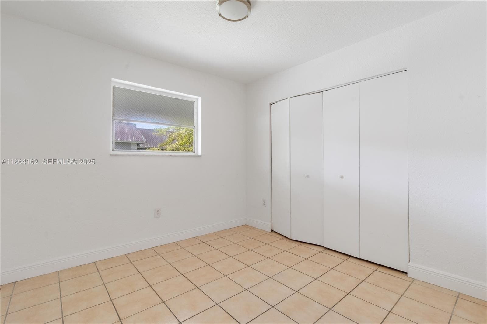 Building Photo - 17255 SW 95th Ave