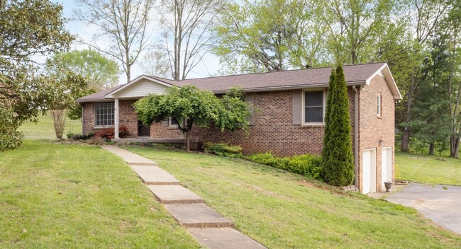Primary Photo - 2560 Memorial Dr