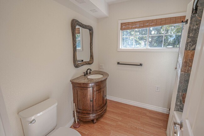 Building Photo - 4 Bedroom Pool Home for Rent in Secluded S...