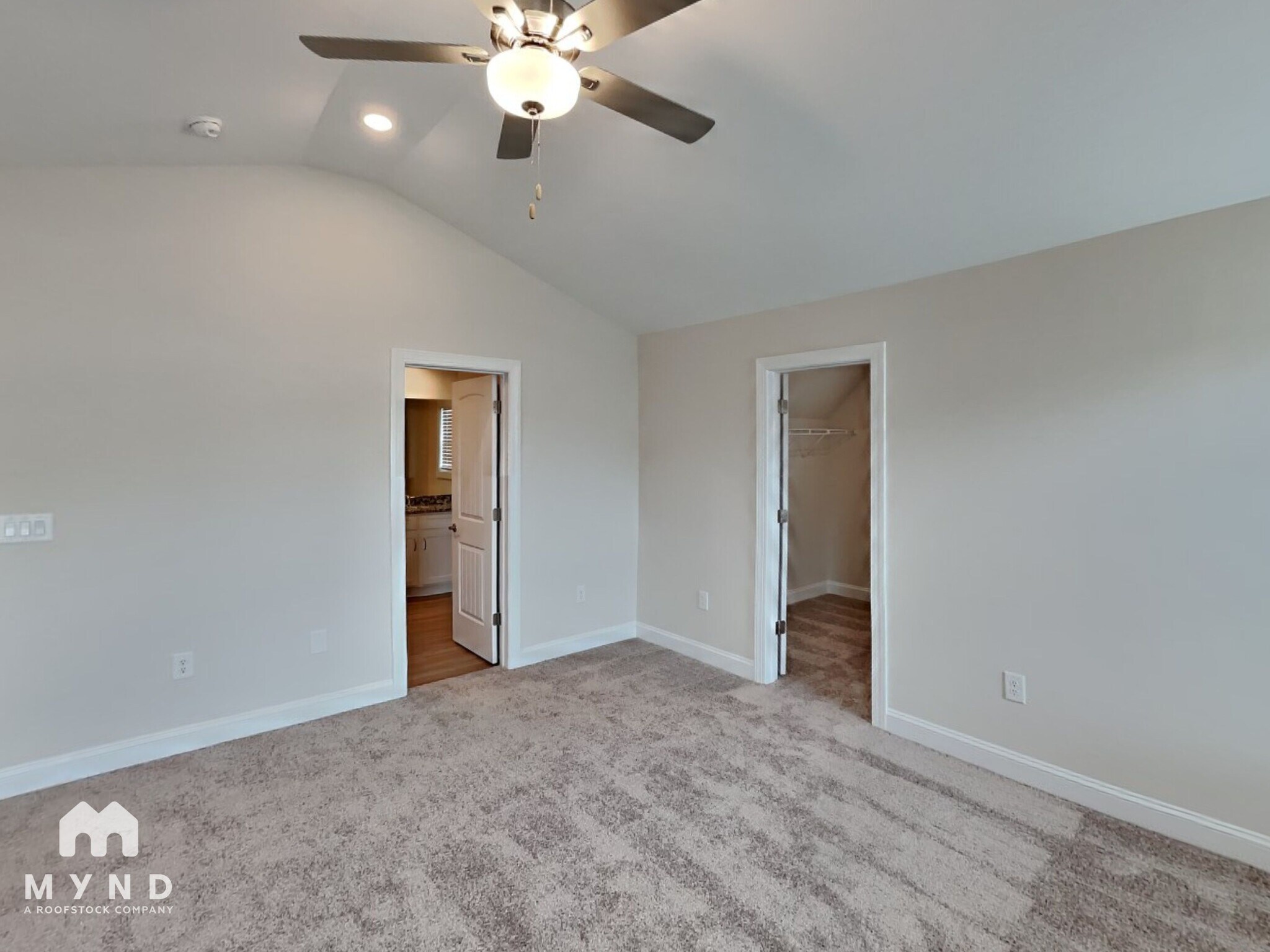 Building Photo - 102 Sina St