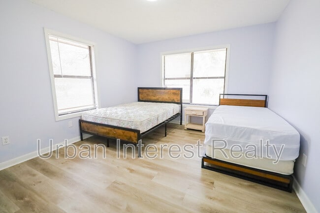 Building Photo - 424 Beach Dr