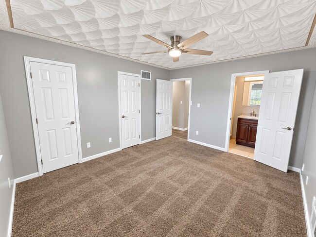 Building Photo - 5501 Landcross Dr
