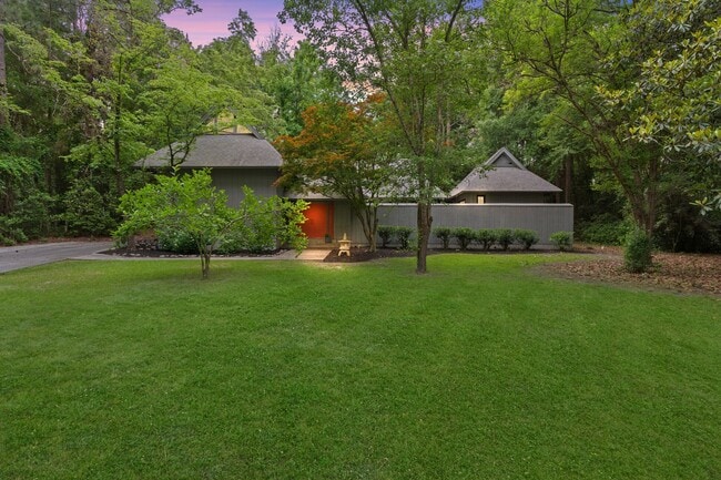 Building Photo - 211 Wendwood Dr
