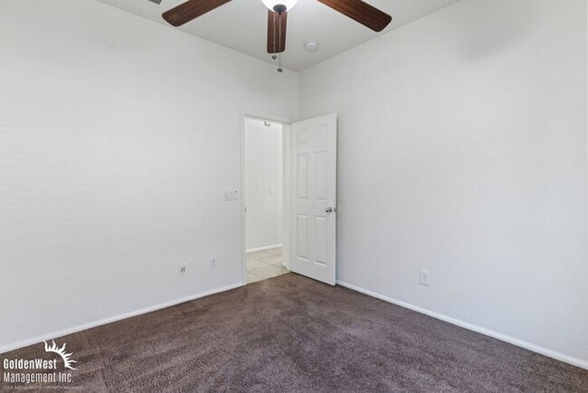 Building Photo - Beautiful 3Bdm 2Ba + Den Home Near Avondale & Goodyear!