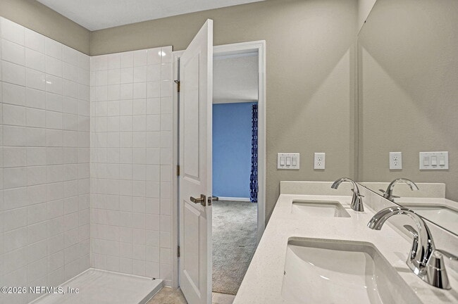 Building Photo - 1640 Kinsman Ave