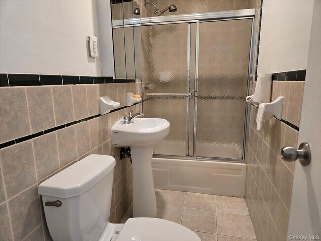 Building Photo - 80-66 88th Rd