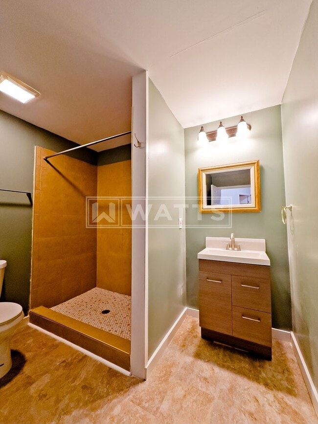 Building Photo - 1022 28th Pl S