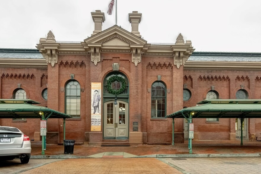 Building Photo - 513 7th St SE