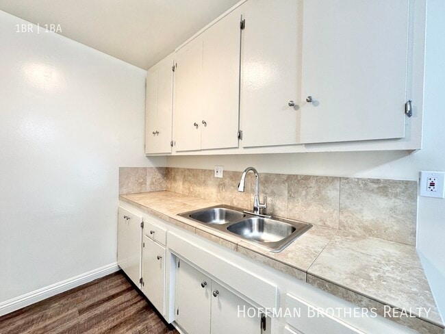 Building Photo - 6729 Cleon Ave