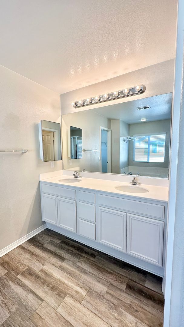 Building Photo - Wonderful & Updated Two-Story in the Quiet and Peaceful Wanis View Estates Community of Oceanside!